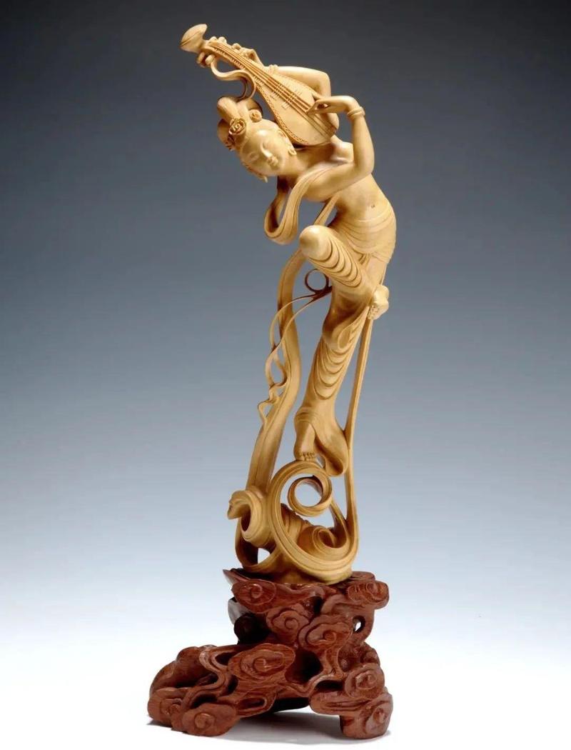 工藝美術(shù)品云集，萬(wàn)件珍品免費(fèi)鑒賞與專業(yè)鑒定服務(wù)